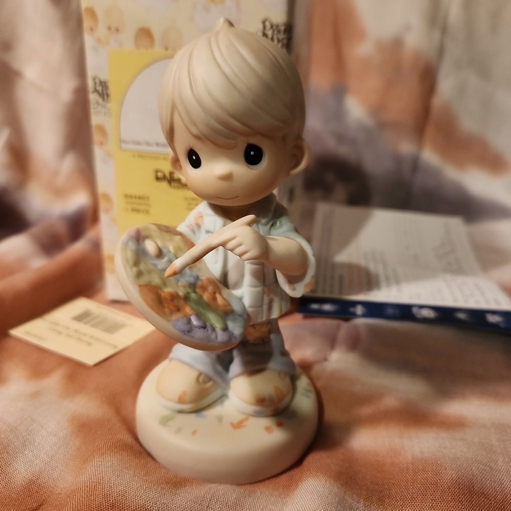 Enesco Precious Moments You Color Our World Figurine 1999